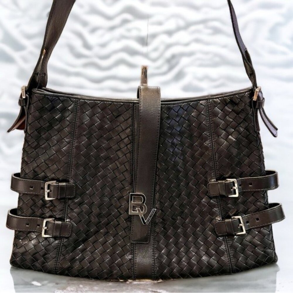 RARE....BOTTEGA VENETA "INTRECCIATO" BV Logo Shoulder/Crossbody Bag